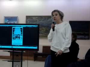 Выступление Зои Янышевой на открытии выставки «Легенды камчатской сцены». Камчатский краевой художественный музей, 20 марта 2025 года